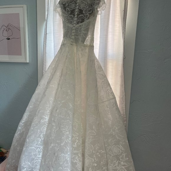 Isabelle Armstrong Arabella bridal gown - Picture 10 of 12